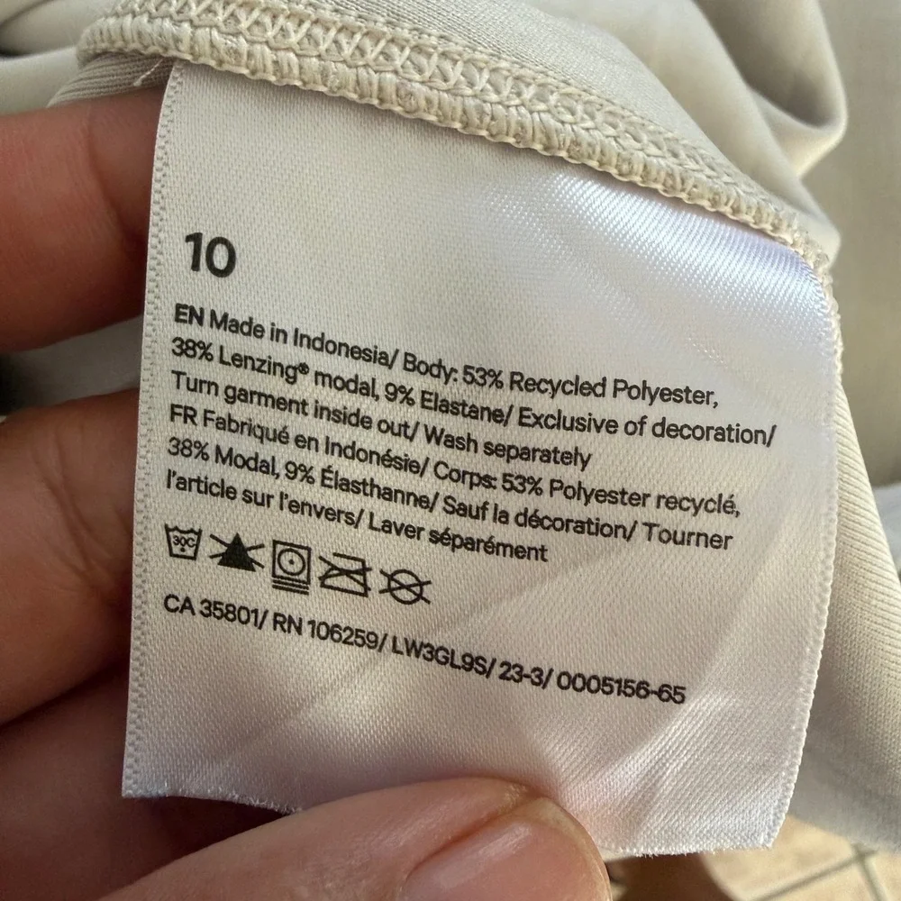 Lululemon Softstreme Perfectly Oversized Cropped Crew Size 10 Cream‎